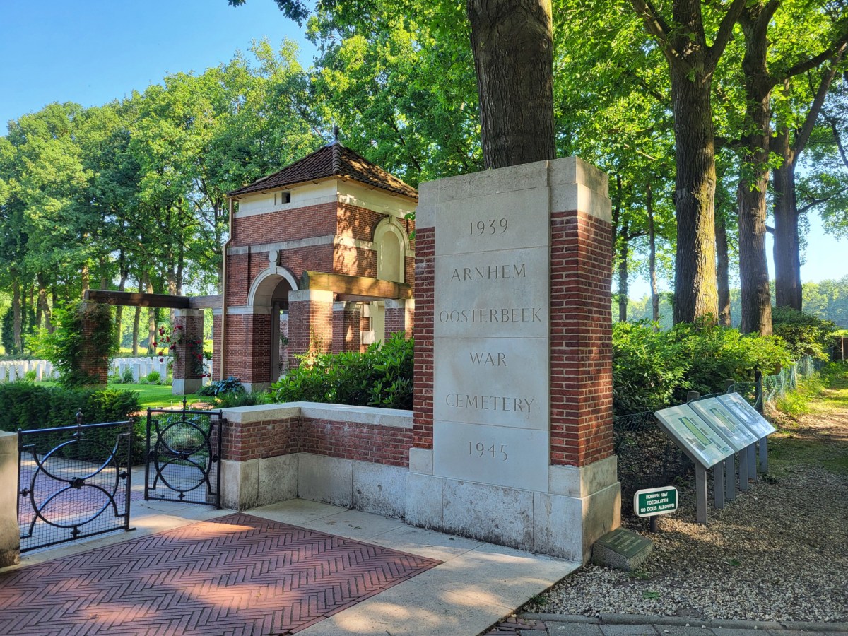 Arnhem Oosterbeek War Cemetery