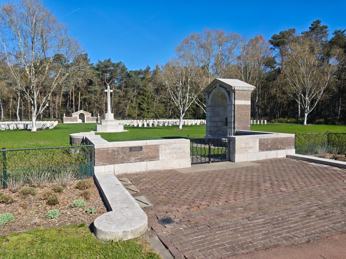 Mierlo War Cemetery