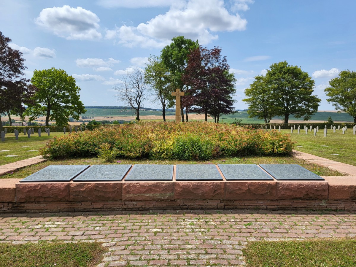 Bligny, Kriegsgräberstätten